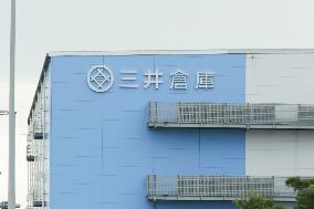 Mitsui Warehouse logo